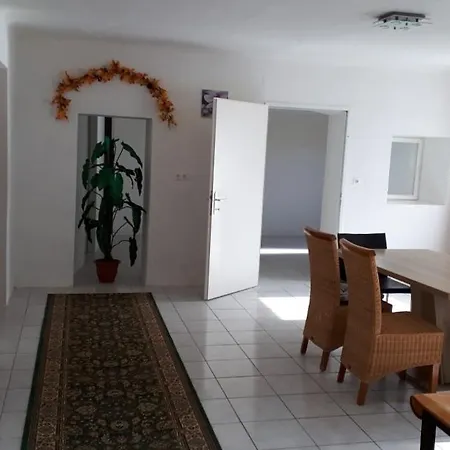 Spitz West Сasa de vacaciones *